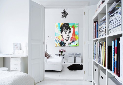 10 Stunning White Wall Decor Ideas