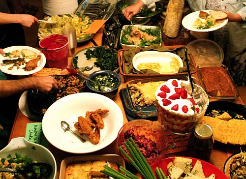 Hosting a Successful Potluck Dinner That Your Guests Are Sure to Appreciate