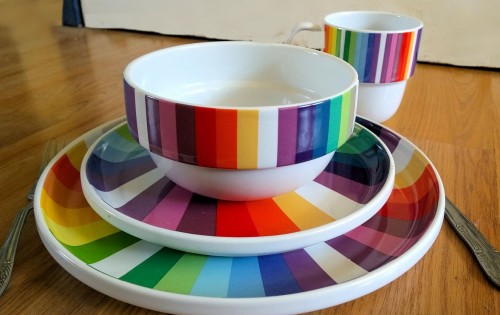 Brightening up your tableware
