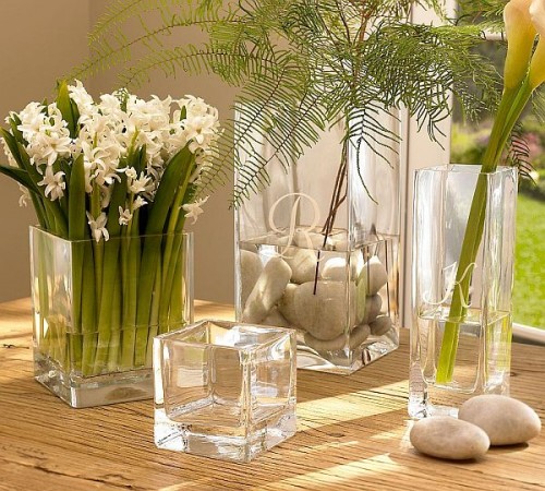 Decorating your room with faux flowers