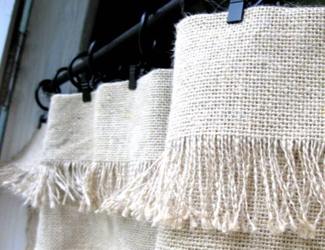 No-Sew Burlap Curtain