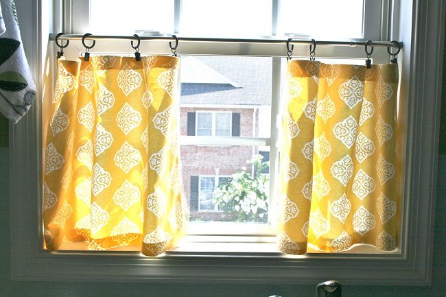 No-Sew Linen Café Curtains